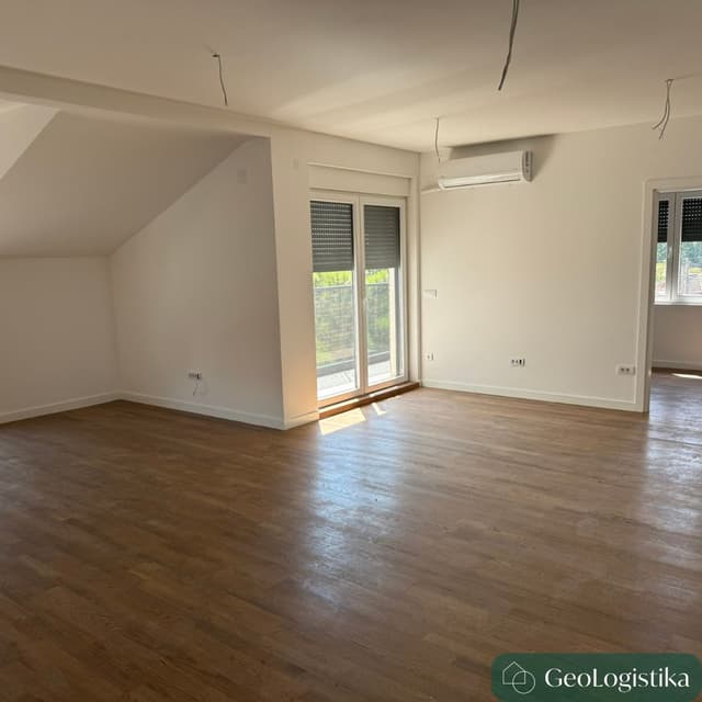 https://gzhaxpeurpuemedskgsg.supabase.co/storage/v1/object/public/properties_gallery/properties/0.025957689033798248-image-XWRR344311-4-7.jpg
