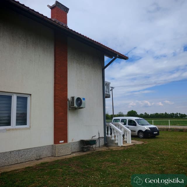 https://gzhaxpeurpuemedskgsg.supabase.co/storage/v1/object/public/properties_gallery/properties/0.6327469153595779-image-XWRR344311-4-7.jpg